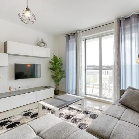 Stunning 3br W/country View In M'scalak By 360 Estates Apartament